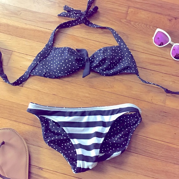 Tommy Hilfiger Reversible Bikini Size M - Picture 2 of 8